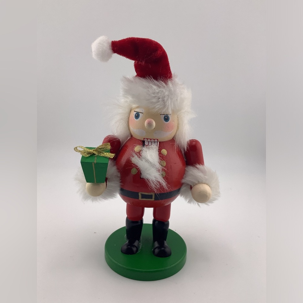 7” Christmas Santa Claus with Gift Nutcracker